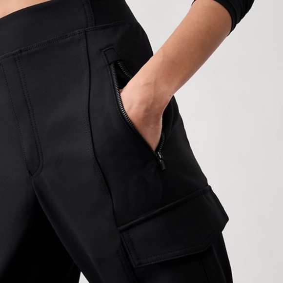 NWT Athleta Black Endless High Rise Cargo Pant (Size 0) - Picture 5 of 12